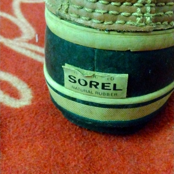 Kids size 3 Sorel winter boots (water proof) - Picture 8 of 8